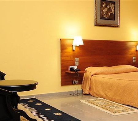 Eden Airport Hotell El Kerma Exteriör bild
