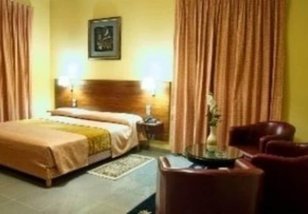Eden Airport Hotell El Kerma Exteriör bild