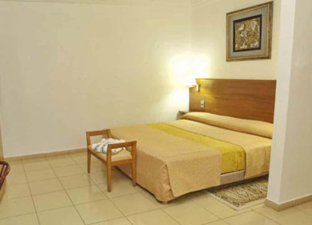 Eden Airport Hotell El Kerma Exteriör bild